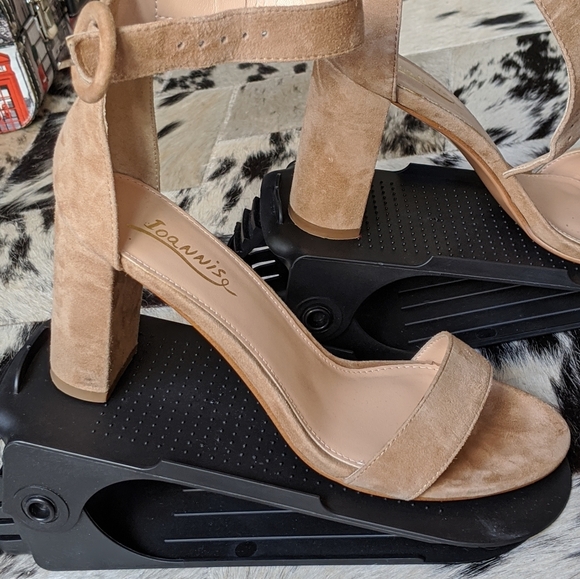 Tan open toe ankle strap sandal - Picture 3 of 7